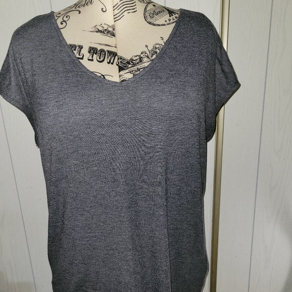🩵 Grey T-shirt